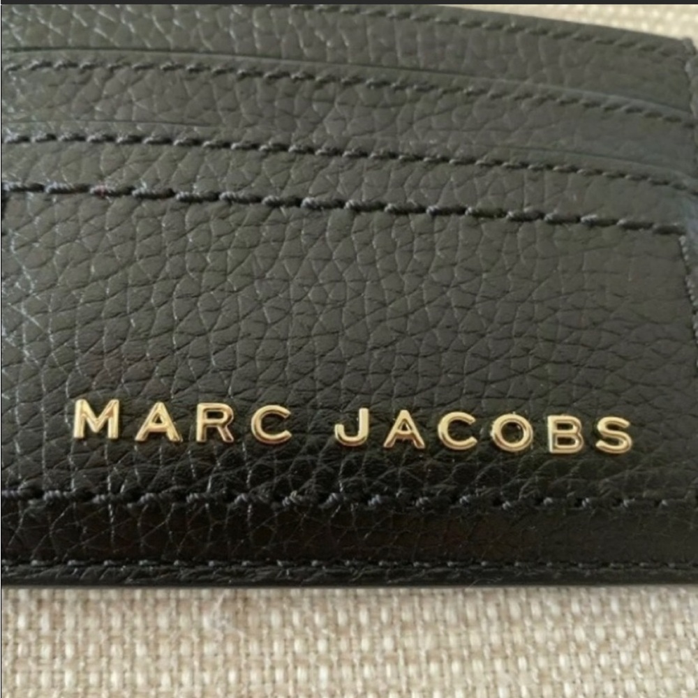 New Marc Jacobs Logo Card Holder -Black Leather Gold Tone Hardware Slim Wallet - Picture 5 of 6